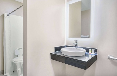 Joliet Hotel | Comfortable Stay at Super 8 by Wyndham Joliet with Breakfast