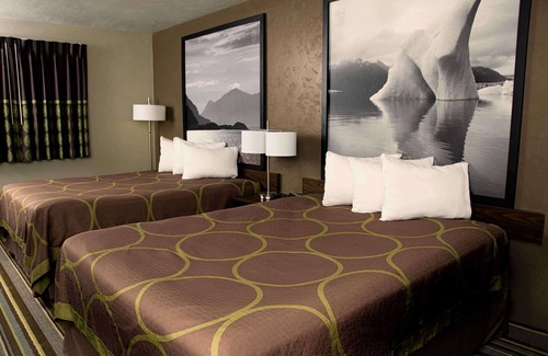Mendenhall Valley Hotel | Comfortable Stay at Super 8 by Wyndham Juneau with Breakfast