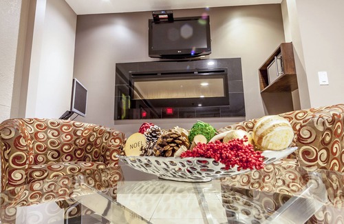 Kamloops Hotel | Welcoming Super 8 by Wyndham Kamloops with Family-Friendly Amenities
