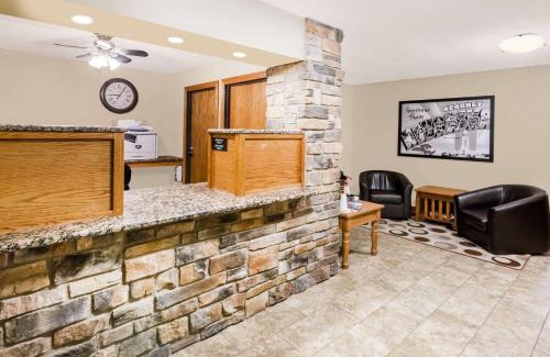 Kearney Hotel | Budget-Friendly Stay at Super 8 by Wyndham Kearney