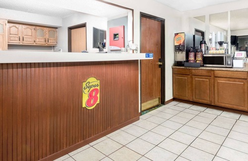 Kent Hotel | Budget-Friendly Stay at Super 8 by Wyndham Kent/Akron