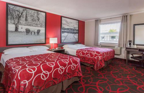 Timiskaming District Hotel | Budget-Friendly Stay at Super 8 by Wyndham Kirkland Lake