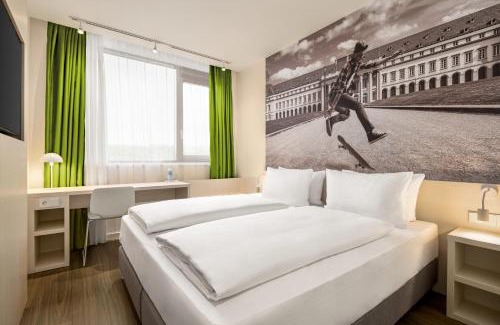 Altstadt Hotel | Budget-Friendly Stay at Super 8 by Wyndham Koblenz