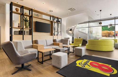 Altstadt Hotel | Budget-Friendly Stay at Super 8 by Wyndham Koblenz