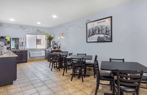 Kokomo Hotel | Eco-Friendly Comfort at Super 8 by Wyndham Kokomo