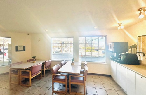 Winfield Hotel | Eco-Friendly Retreat at Super 8 by Wyndham, Lake Country