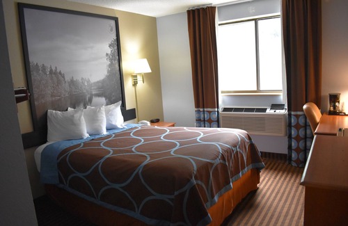 LaVale Hotel | Budget-Friendly Super 8 by Wyndham with Breakfast & Dining