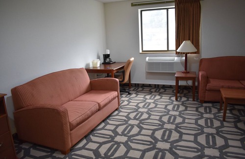 LaVale Hotel | Budget-Friendly Super 8 by Wyndham with Breakfast & Dining