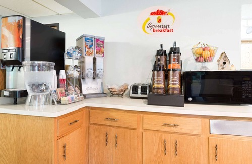 LaVale Hotel | Budget-Friendly Super 8 by Wyndham with Breakfast & Dining
