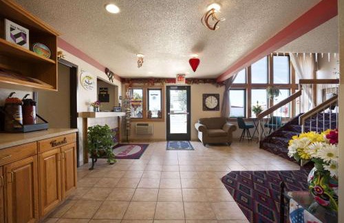 East Las Vegas Hotel | Convenient Super 8 by Wyndham Las Vegas with Free Breakfast