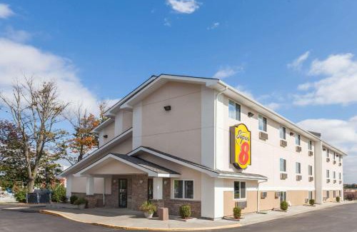Latham Hotel | Convenient Stay at Super 8 by Wyndham Latham near Albany