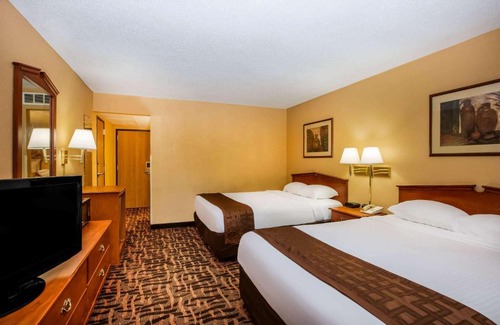 Sunset Hills Hotel | Budget-Friendly Stay at Super 8 by Wyndham Lawrence KU