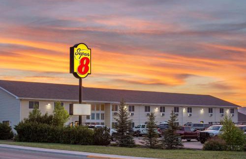 Lewistown Hotel | Pet-Friendly Comfort at Super 8 by Wyndham Lewistown