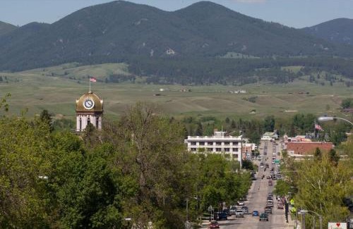 Lewistown Hotel | Pet-Friendly Comfort at Super 8 by Wyndham Lewistown