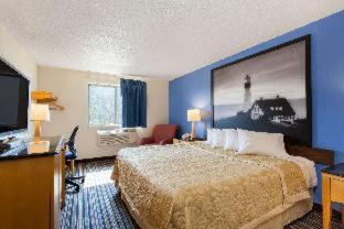 Lewiston Hotel | Convenient Stay at Super 8 by Wyndham Lewiston Auburn