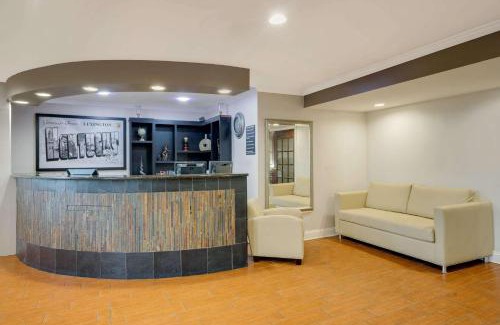 Lexington Hotel | Budget-Friendly Stay at Super 8 by Wyndham Lexington