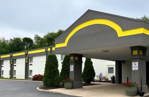 Logansport Hotel | Budget-Friendly Stay at Super 8 by Wyndham Logansport