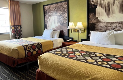 Madison Hotel | Budget-Friendly Stay at Super 8 by Wyndham Madison IN