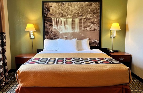 Madison Hotel | Budget-Friendly Stay at Super 8 by Wyndham Madison IN