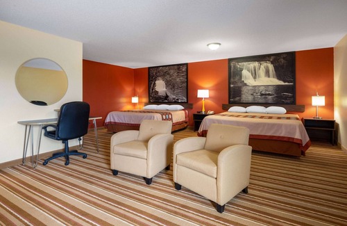 Mattoon Hotel | Discover Comfort at Super 8 by Wyndham Mattoon