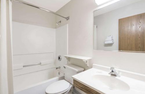 Maysville Hotel | Budget-Friendly Stay at Super 8 by Wyndham Maysville KY