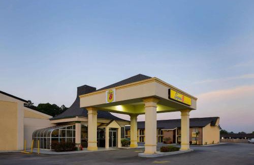McDonough Hotel | Affordable Comfort at Super 8 by Wyndham McDonough GA