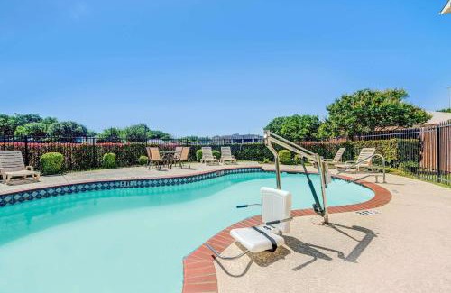 McKinney Hotel | Budget-Friendly Super 8 by Wyndham with Pet-Friendly Amenities