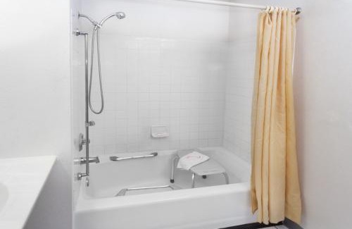 Merrillville Hotel | Budget-Friendly Stay at Super 8 by Wyndham Merrillville