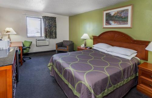 Merrillville Hotel | Budget-Friendly Stay at Super 8 by Wyndham Merrillville