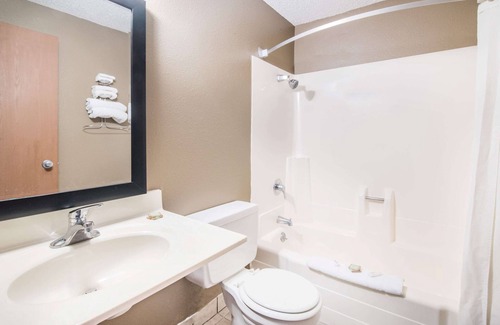Miller Hotel | Budget-Friendly Stay at Super 8 by Wyndham Miller