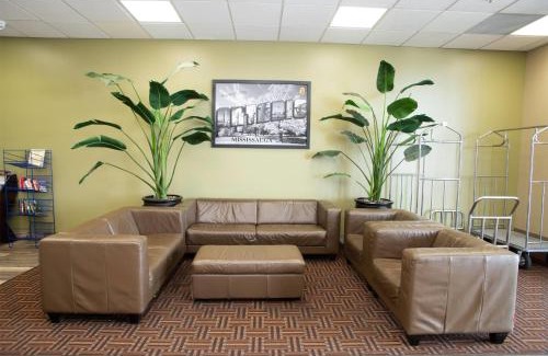 Gateway Hotel | Family-Friendly Stay at Super 8 by Wyndham Mississauga