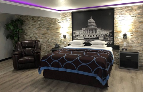 Moberly Hotel | Budget-Friendly Stay at Super 8 by Wyndham Moberly MO