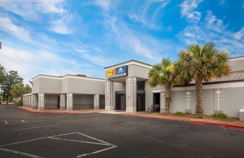 Mobile Hotel | Budget-Friendly Stay at Super 8 by Wyndham Mobile I-65