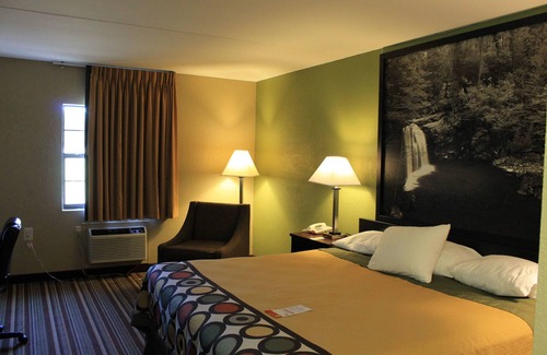 Morrilton Hotel | Comfortable Stay at Super 8 by Wyndham Morrilton with Pool