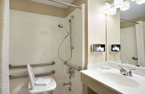 Mount Vernon Hotel | Comfortable Stay at Super 8 by Wyndham Mt. Vernon, IL