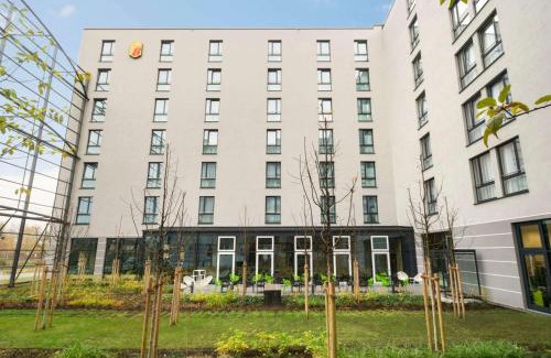 Laim Hotel | Budget-Friendly Stay at Super 8 by Wyndham Munich City West