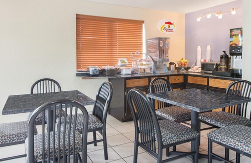 New Castle Hotel | Accessible Stay at Super 8 by Wyndham New Castle