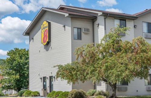 New Stanton Hotel | Pet-Friendly Comfort at Super 8 by Wyndham New Stanton