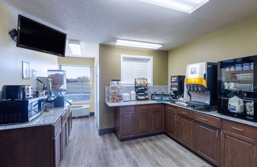 Nixa Hotel | Family-Friendly Stay at Super 8 by Wyndham Nixa/Springfield