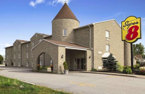 North Bay Hotel | Comfortable Stay at Super 8 by Wyndham North Bay