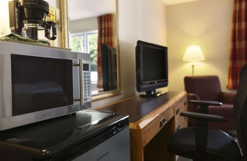 North Bay Hotel | Comfortable Stay at Super 8 by Wyndham North Bay