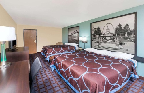 Okawville Hotel | Cozy Stay at Super 8 by Wyndham Okawville - Pet Friendly