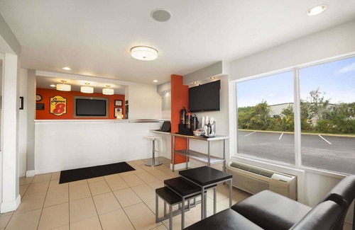 National Gardens Hotel | Budget-Friendly Stay at Super 8 by Wyndham Ormond Beach