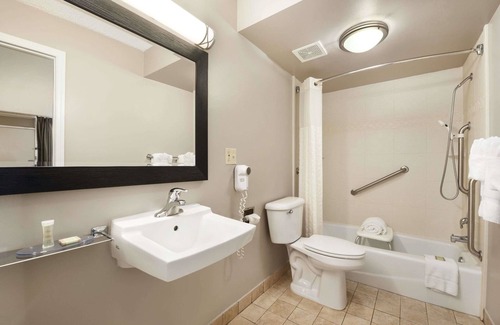 National Gardens Hotel | Budget-Friendly Stay at Super 8 by Wyndham Ormond Beach