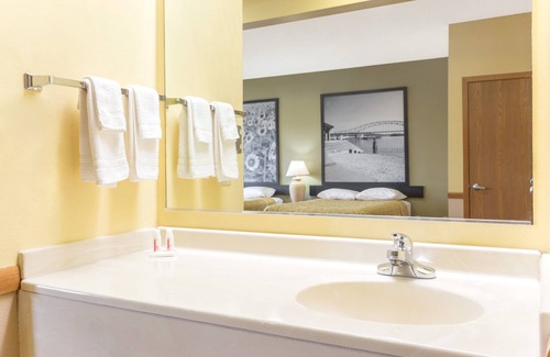 Osage Hotel | Convenient Stay at Super 8 by Wyndham Osage with Breakfast