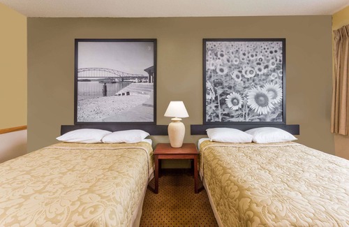 Osage Hotel | Convenient Stay at Super 8 by Wyndham Osage with Breakfast
