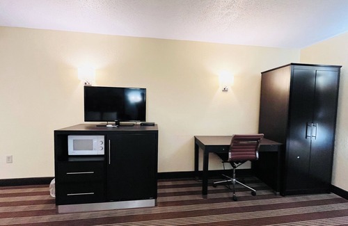 Osseo Hotel | Comfortable Stay at Super 8 by Wyndham Osseo, WI