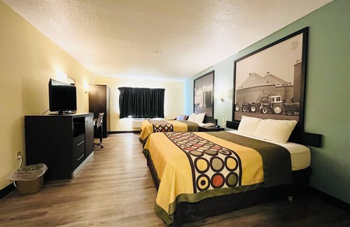 Osseo Hotel | Comfortable Stay at Super 8 by Wyndham Osseo, WI