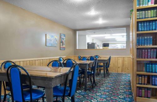 Park Rapids Hotel | Pet-Friendly Retreat at Super 8 by Wyndham Park Rapids