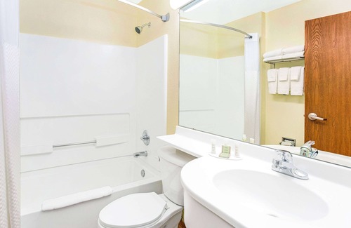 Parker Hotel | Convenient Stay at Super 8 by Wyndham Parker/SE Denver